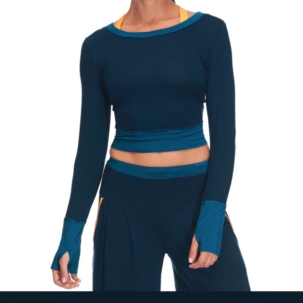 Body Glove Long Sleeve Crop Top - Picture 1 of 8